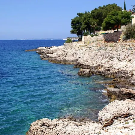 Apartments By The Sea Bilo, Primosten - 4208 *