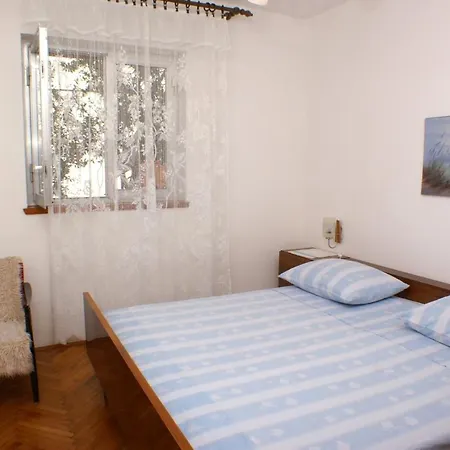 Apartments By The Sea Bilo, Primosten - 4208 *