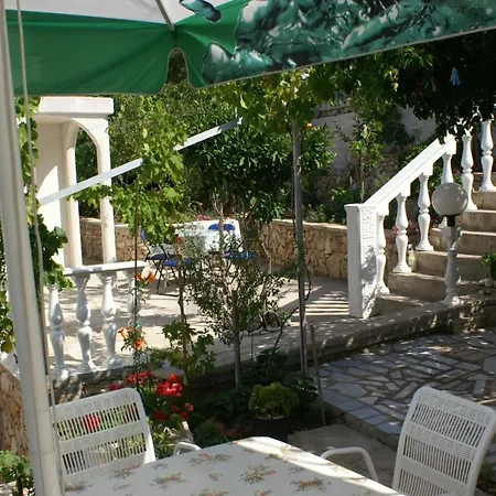 Apartment Apartments By The Sea Bilo, Primosten - 4208