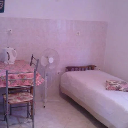 Apartment Apartments By The Sea Bilo, Primosten - 4208