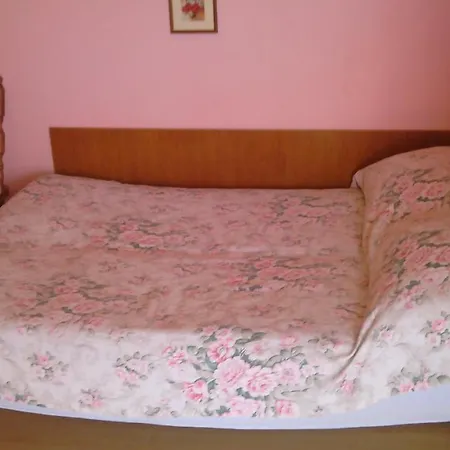 Apartment Apartments By The Sea Bilo, Primosten - 4208