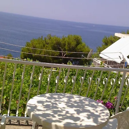 Apartment Apartments By The Sea Bilo, Primosten - 4208