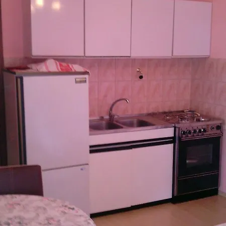 Apartment Apartments By The Sea Bilo, Primosten - 4208