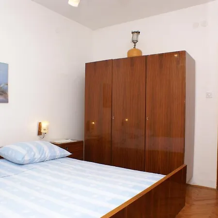 Apartments By The Sea Bilo, Primosten - 4208 *