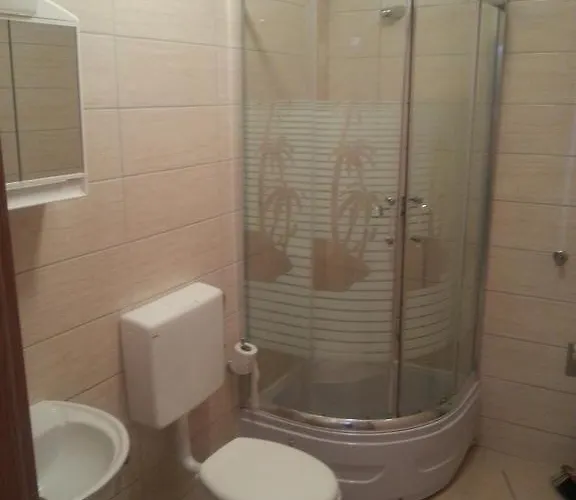 Apartment Apartments By The Sea Bilo, Primosten - 4208 *