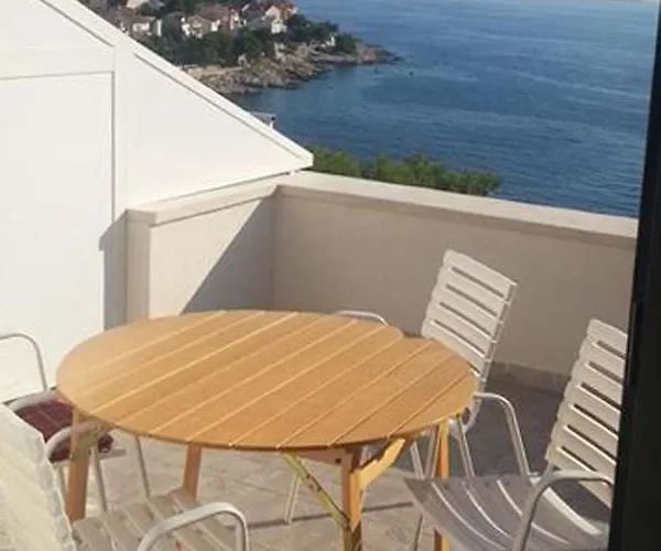 Apartment Apartments By The Sea Bilo, Primosten - 4208