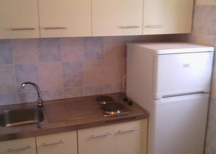 Apartment Apartments By The Sea Bilo, Primosten - 4208 Primosten