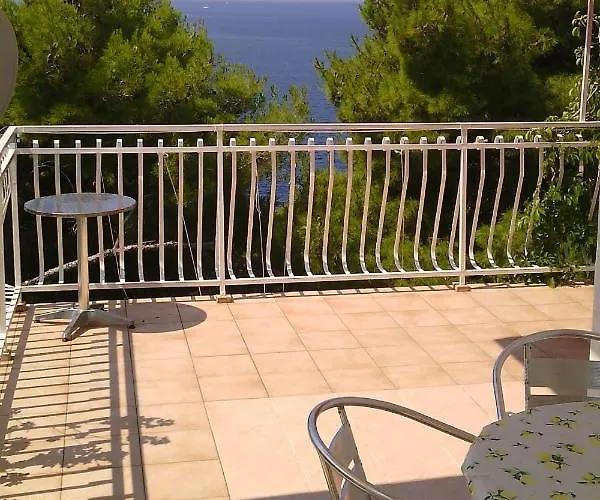 Apartment Apartments By The Sea Bilo, Primosten - 4208 *