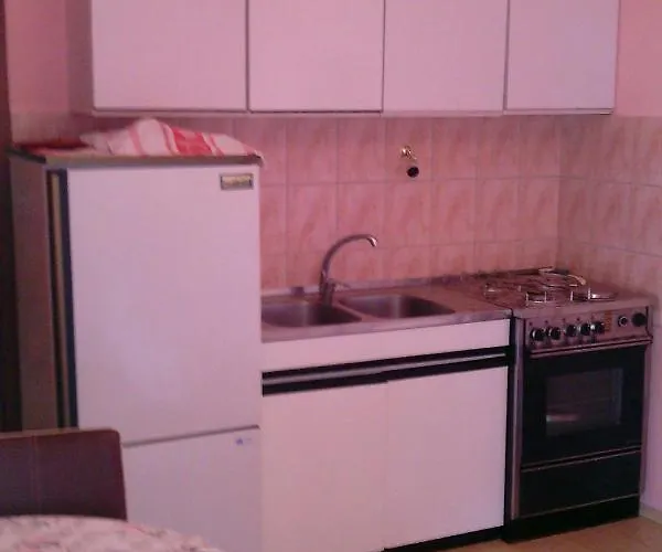 Apartment Apartments By The Sea Bilo, Primosten - 4208